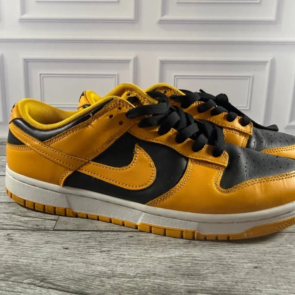 Nike Dunk Low 'Goldenrod' sneakers in yellow/black